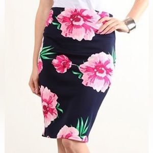 LARA Fashion | Navy Hibiscus Pencil Skirt- NWOT Size Medium